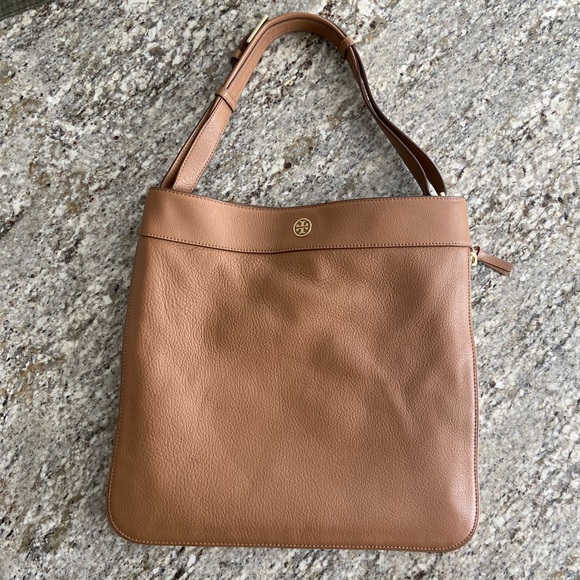 Tory Burch Handbags - Tory Burch Robinson Pebbled Leather Hobo Bag